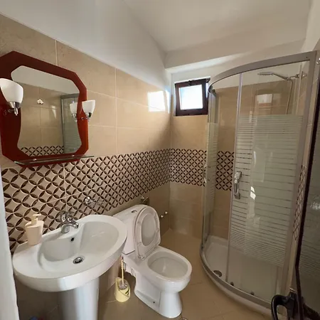 Bar & Amaxhe Hotel Draç