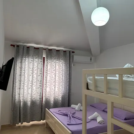 Bar & Amaxhe Дуррес