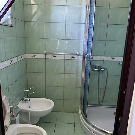 Bar & Amaxhe Дуррес