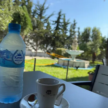 Hotel Bar & Amaxhe 2*